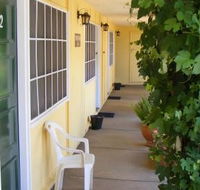 Bradman Motor Inn - Accommodation QLD