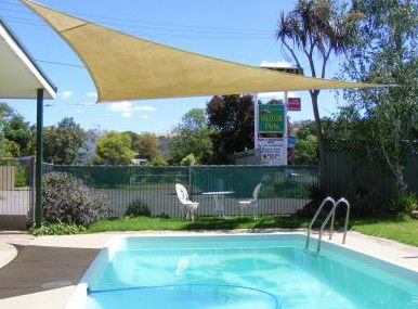Bradman Motor Inn - Accommodation QLD 3
