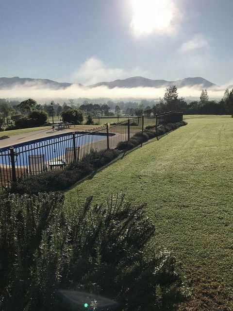 Avon View Stays - Accommodation QLD 4