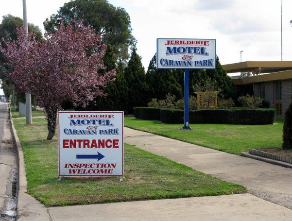 Four Corners NSW Accommodation QLD