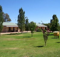 Narrandera Caravan Park - Accommodation QLD