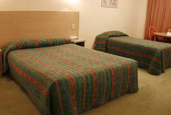 Charles Sturt Hotel - Accommodation QLD 1