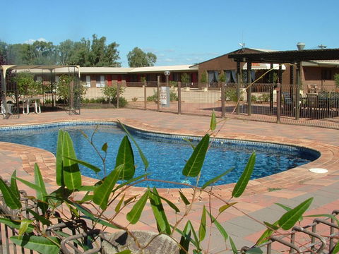 Newell Motor Inn - Accommodation QLD 5