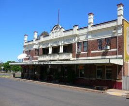 Yenda Hotel - Accommodation QLD 1