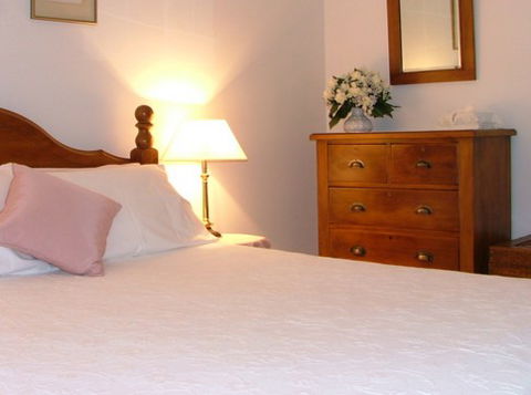 Anglea House Bed And Breakfast - Accommodation QLD 1
