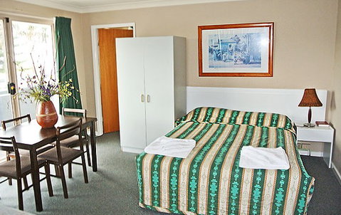 Anchor Inn - Accommodation QLD 4