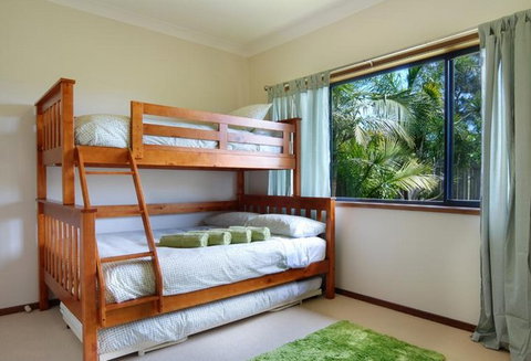 Burra By The Beach - Accommodation QLD 2