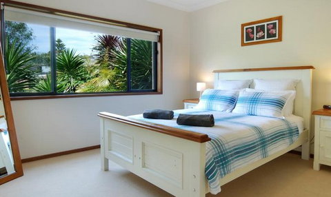 Burra By The Beach - Accommodation QLD 3