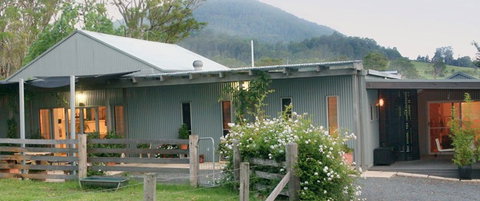 Barrington Village Retreat Bed And Breakfast - Accommodation QLD 0