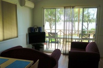 Belmont Pines Lakeside Holiday Park - Accommodation QLD 2