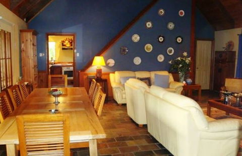 Bonn Abbey - Accommodation QLD 3