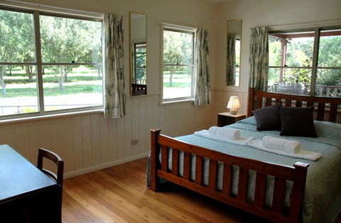 Carrs Hunter Valley Macadamia Farm Guest House - Accommodation QLD 5