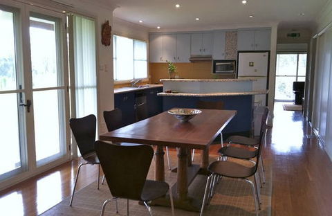 Artist Cottage Ogishi Craft Centre - Accommodation QLD 3