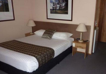 Baybrook Motor Inn - Accommodation QLD 3