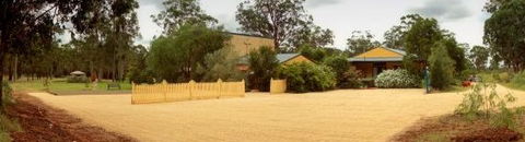 Chez Vous Villas - Accommodation QLD 4