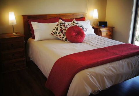Blackthorn Hill Retreat - Accommodation QLD 2