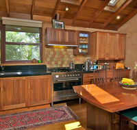 Bodhi Cottages - Mountaintop Villa - Accommodation QLD