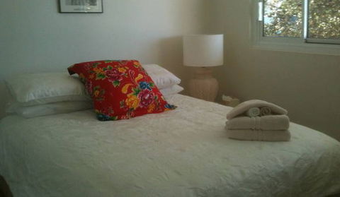 Absolute Beachfront Manly Bed And Breakfast - Accommodation QLD 4
