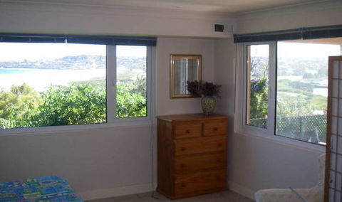 A Beach House Near Manly - Accommodation QLD 1