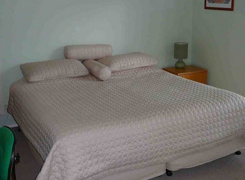 A Beach House Near Manly Two - Accommodation QLD 3