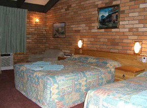 All Travellers Motor Inn - Accommodation QLD 3