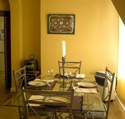 A Colourcity Apartments - Accommodation QLD 4