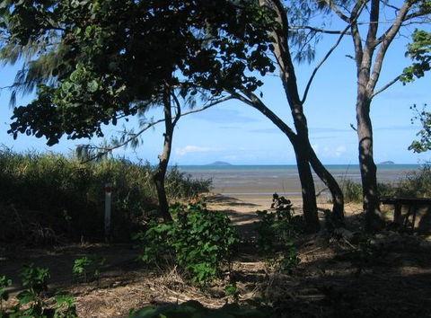 Armstrong Beach Caravan Park - Accommodation QLD 3