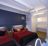 Moore Park Beach Motel - Accommodation QLD