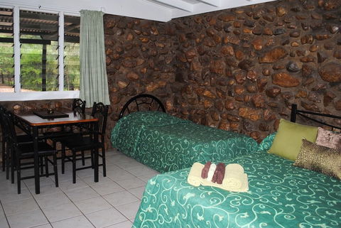 Sapphire Caravan Park - Accommodation QLD 4