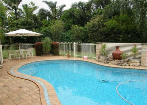 Waterfront Oasis - Accommodation QLD 1