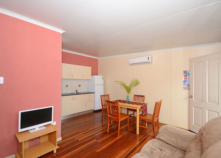 Ned Kellys Motel - Accommodation QLD 1