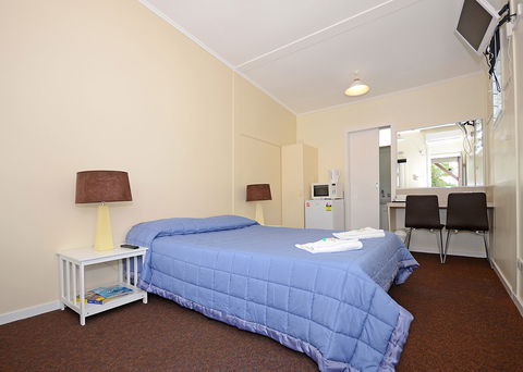 Ned Kellys Motel - Accommodation QLD 2