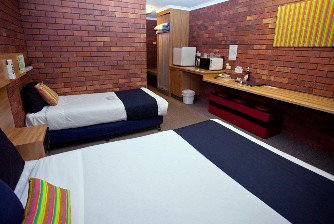 Blue Shades Motel - Accommodation QLD 1