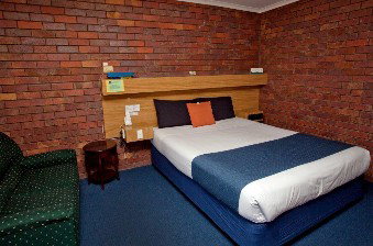 Blue Shades Motel - Accommodation QLD 2