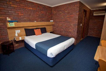 Blue Shades Motel - Accommodation QLD 3