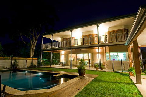 Villa Cavour Bed And Breakfast - Accommodation QLD 5