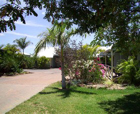 Banjos Overnight & Holiday Units - Accommodation QLD 3