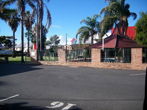 Centre Point Mid-City Motor Inn - Accommodation QLD 3