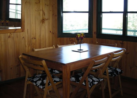 Lamb Island Holiday Cottage - Accommodation QLD 4
