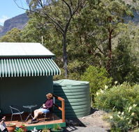 Cave Rock Cottages - Accommodation QLD