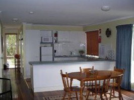 Firefly - Holiday Home - Accommodation QLD 2