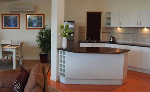 Ravensbourne Escape Kookaburra Kottage - Accommodation QLD 2