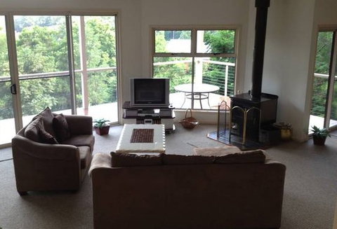 Ravensbourne Escape Kookaburra Kottage - Accommodation QLD 3