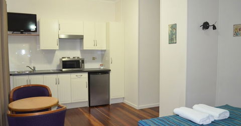 La Costa Motel - Accommodation QLD 1