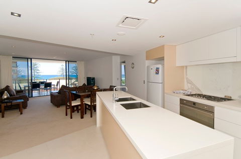 Ambience On Burleigh Beach - Accommodation QLD 9