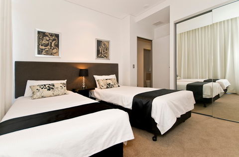 Ambience On Burleigh Beach - Accommodation QLD 10