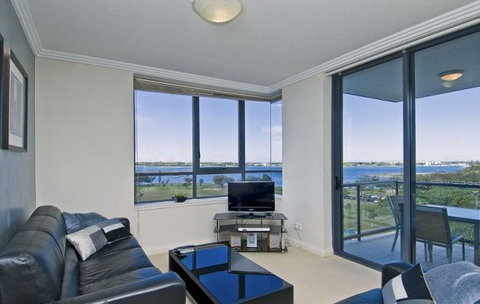 Aqualine Apartments - Accommodation QLD 2