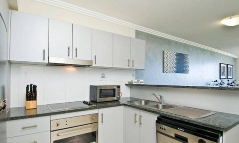 Aqualine Apartments - Accommodation QLD 3
