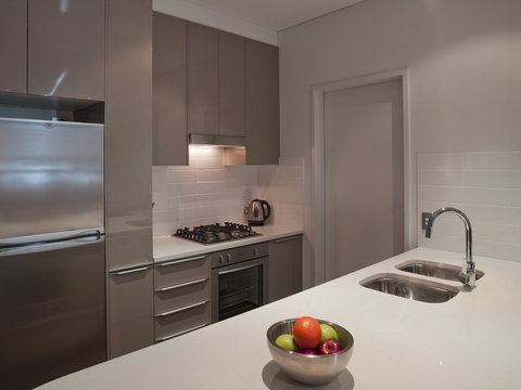Meriton Serviced Apartments Southport - Accommodation QLD 2