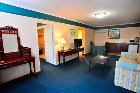 Best Western Clifton & Grittleton Lodge - Accommodation QLD 1